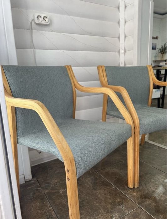 Перетяжка и ремонт стульев, кресел, офисной и медицинской мебели