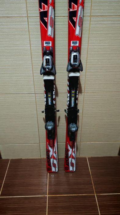 Schiuri atomic 162 cm -clapari ski