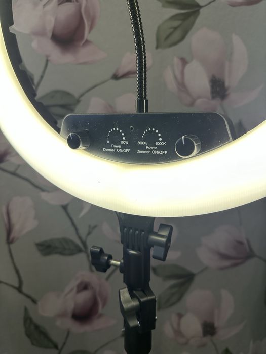 Продам RGB кольцевую лампу свет