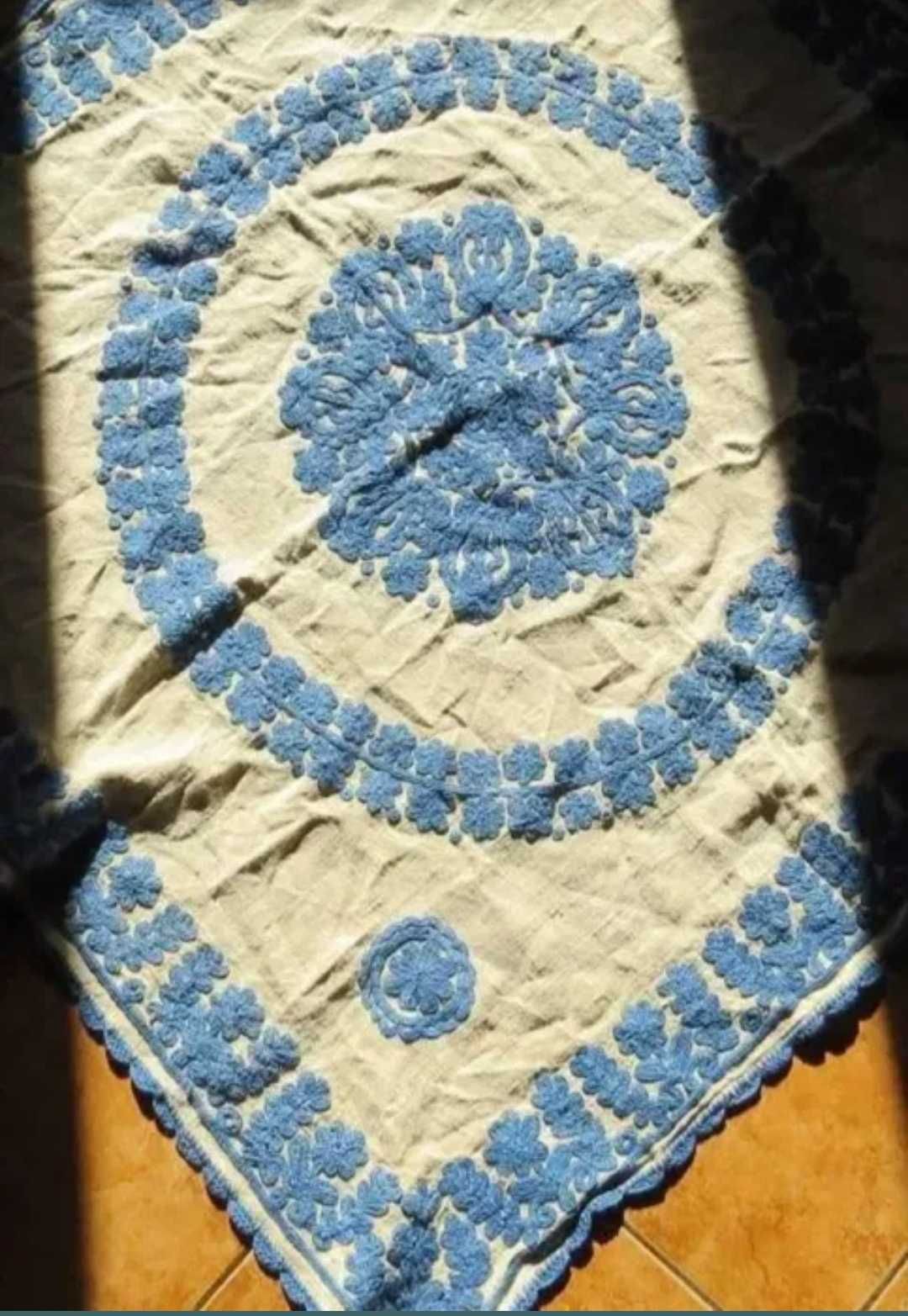 Fata de masa  din in