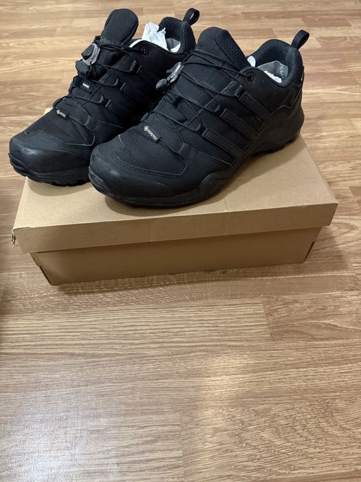 Adidas Gore Tex 42