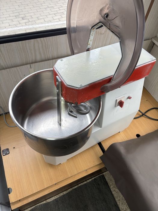 Vand rulota de langos - Afacere gata de pornit!