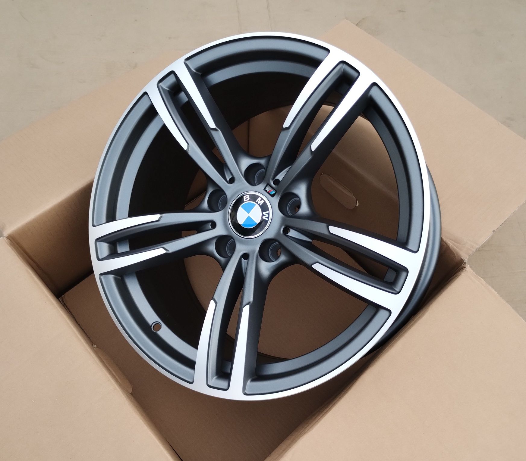 Jante R18 BMW F10 F11 style M437