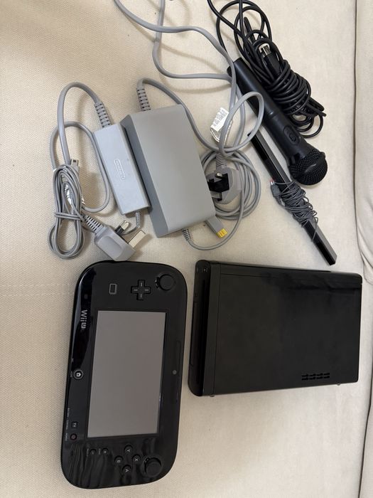 Wii U premium black 32Gb complet plus joc mario