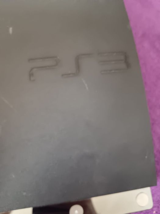 Vând PS3 este modat