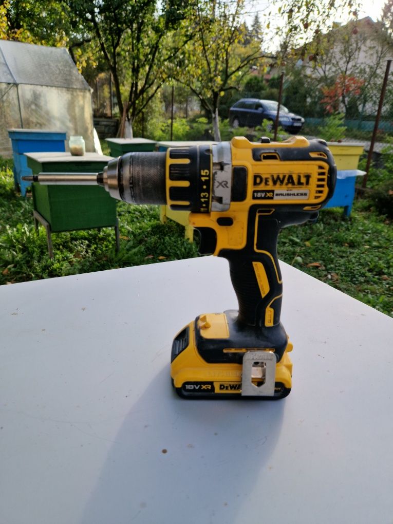 Винтоверт DeWalt DCD 790