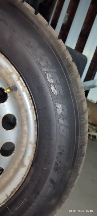 Шипованные шины в отличном состоянии