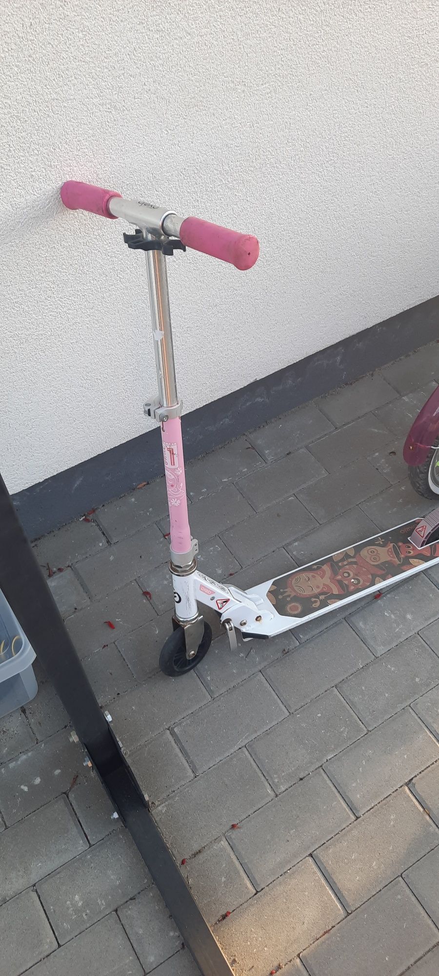 Gratis trotineta alb roz Oxelo mid 1