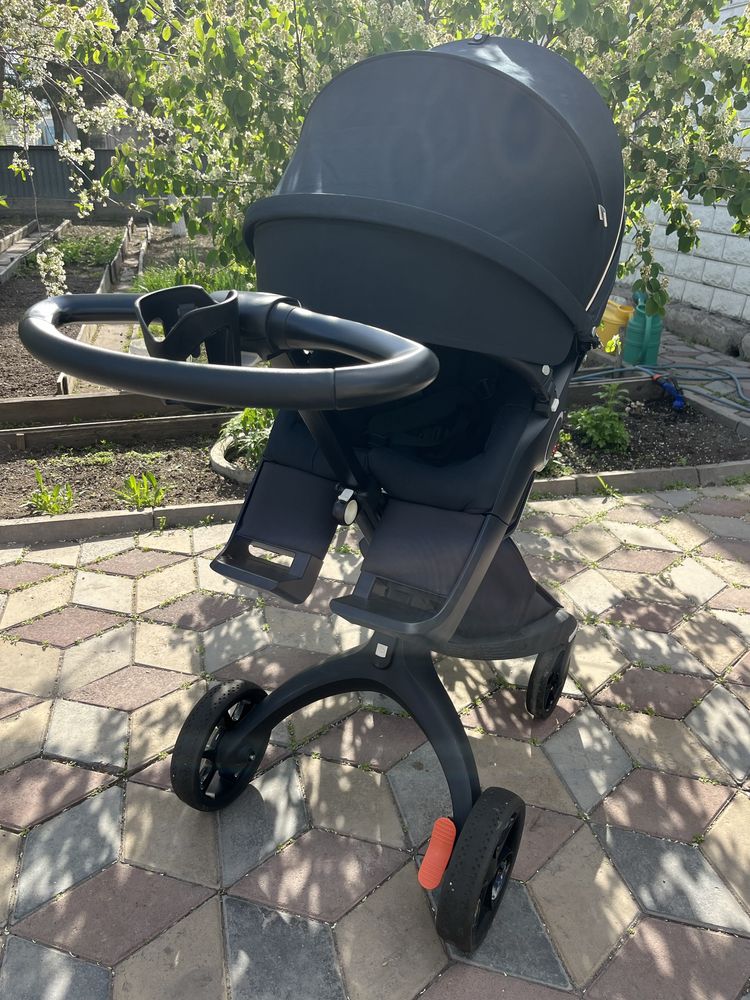 Коляска Stokke xplory v6 в отличном состоянии