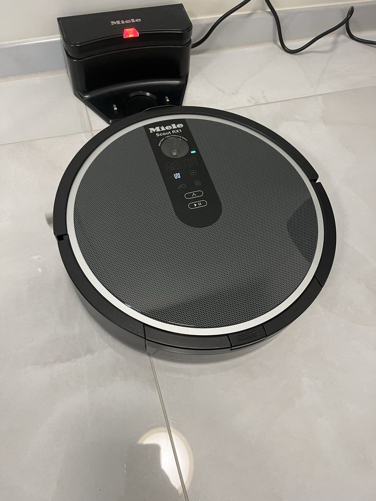 Робот Miele Scout RX1