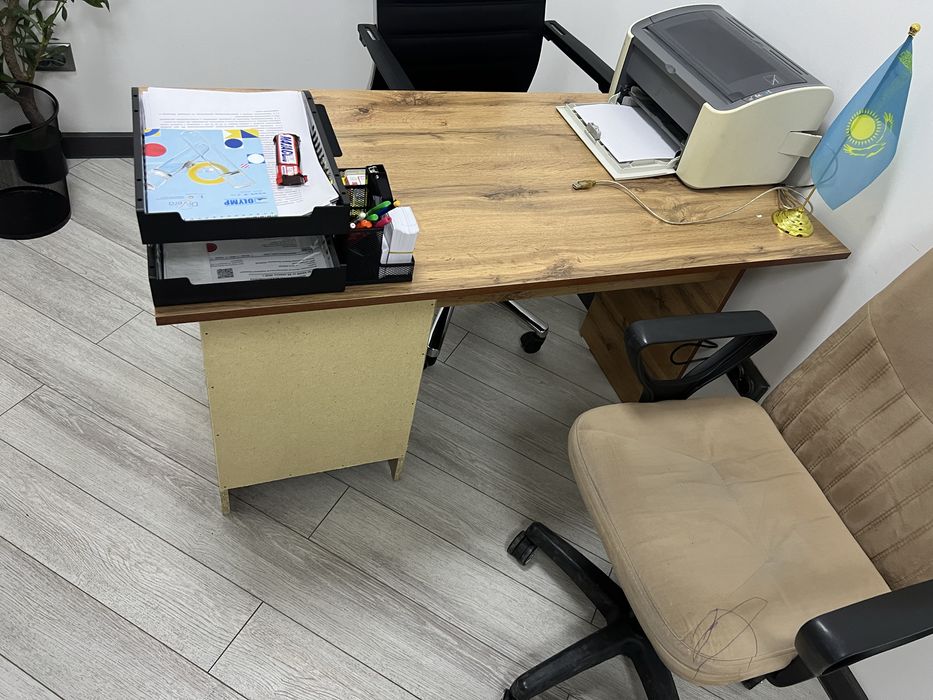 Продается Диван , Шкаф , парта