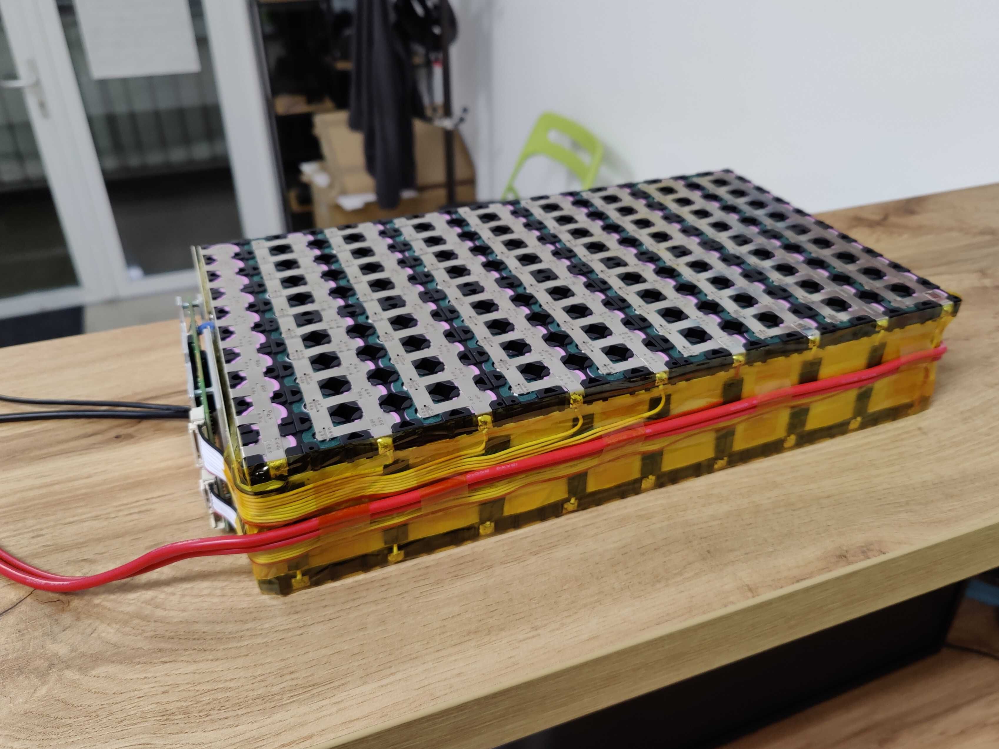 Construcție Baterii Litiu-Ion pentru Triciclu Electric RDB, Kuba