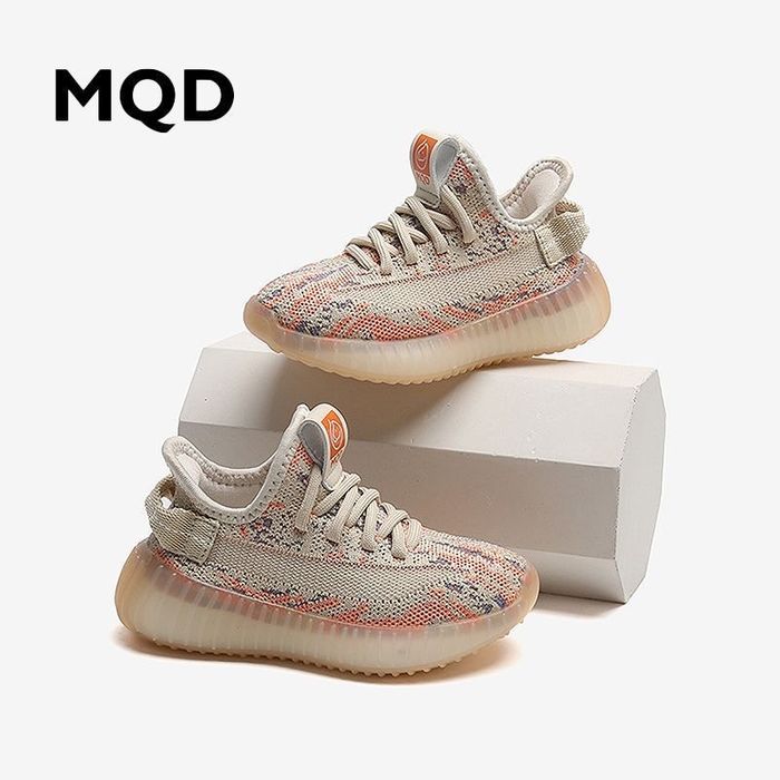 Детские спортивные кроссовки