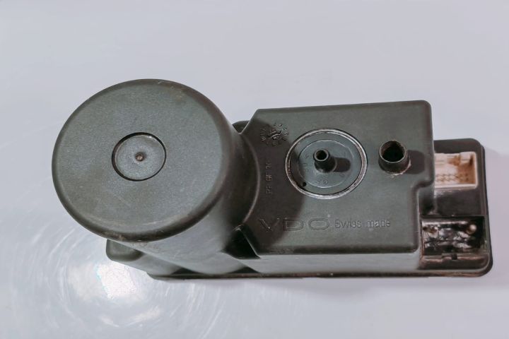 Pompa Vacuum  Modul inchidere centralizata 4A0862257A Audi 90 a 3-a g