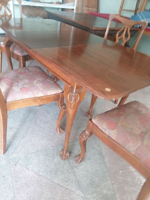 Masa extensibila lemn masiv cu 4 scaune