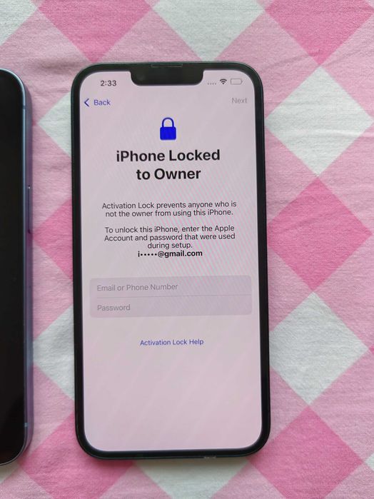 Продавам 2бр IPhone 14 128gb