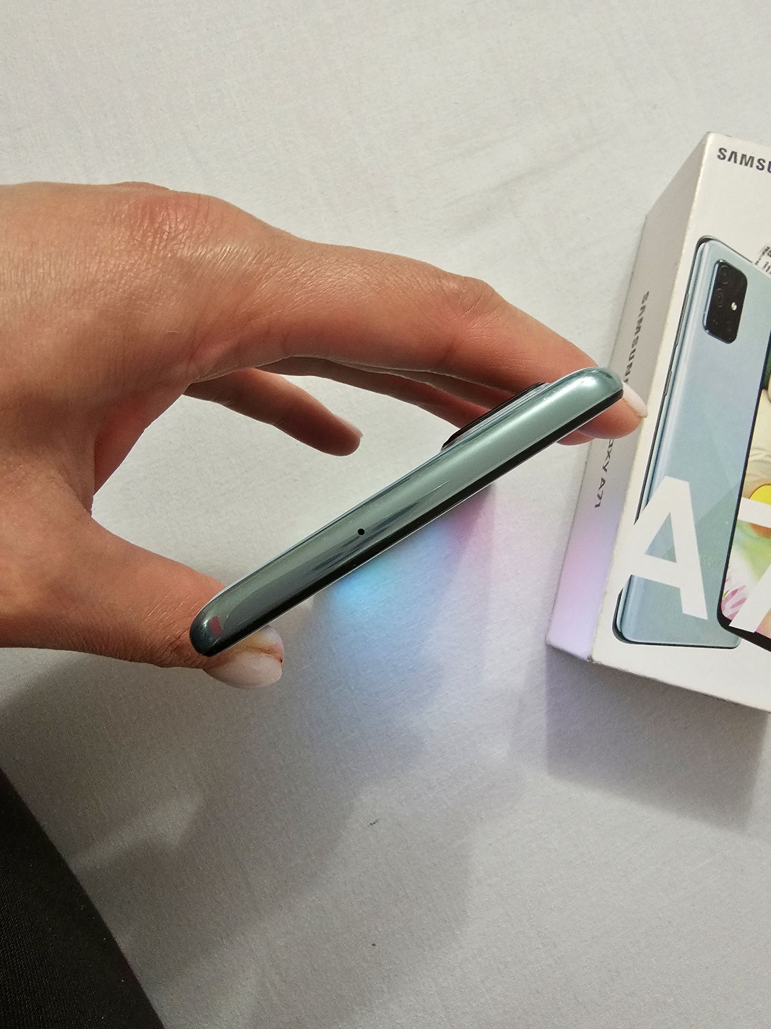 Samsung Galaxy A71, 128 GB Dual SIM