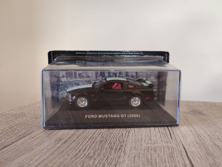 Ford Mustang GT 2006 Model Macheta Auto 1/43