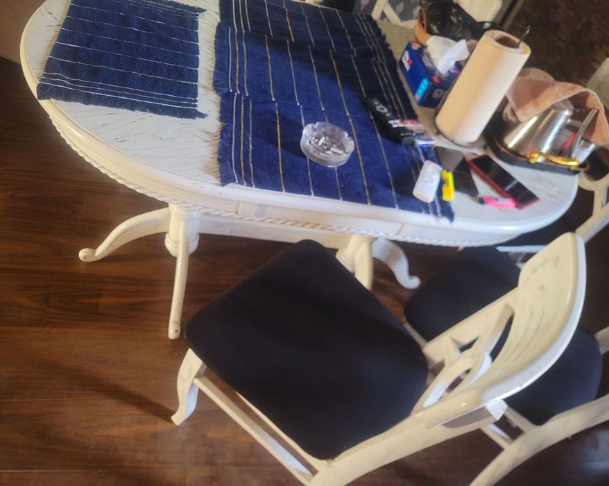 Стол и 6 стулья комплект срочно продам