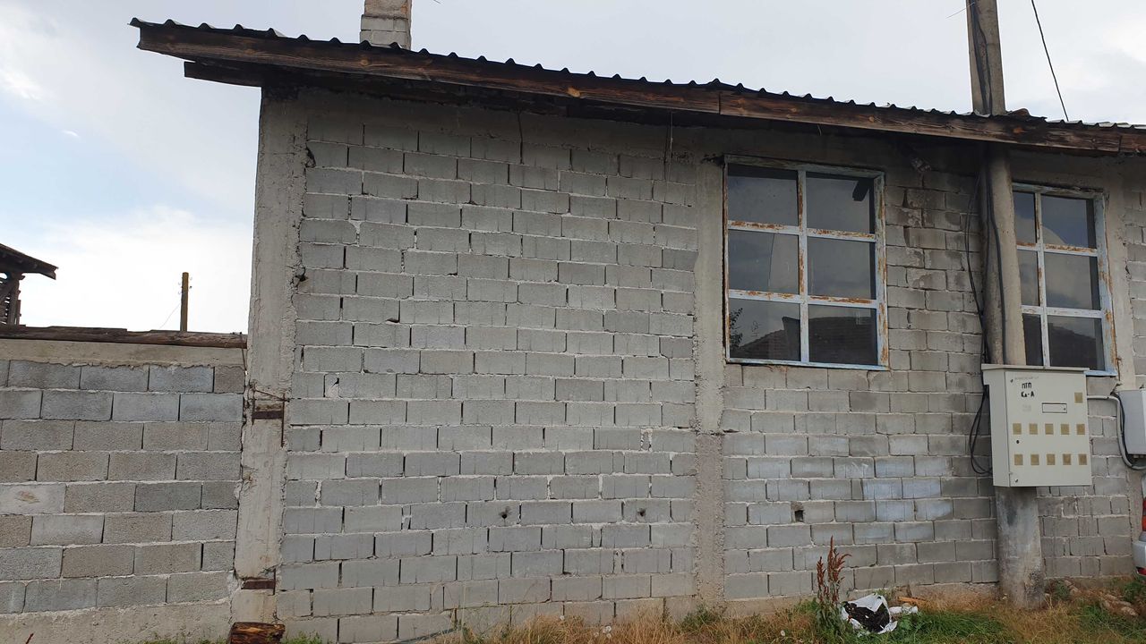 Продава се Промишлена сграда в с. Долно Драглище, Област Благоевград - 700 кв.м за 98 €/кв.м - Снимка #4
