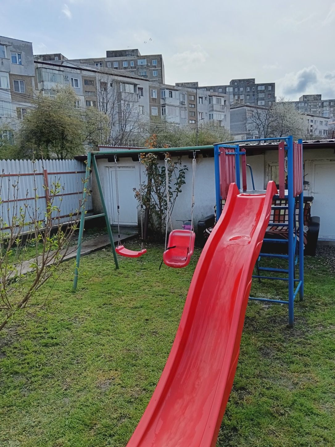 Tobogan și leagan,cadru metalic