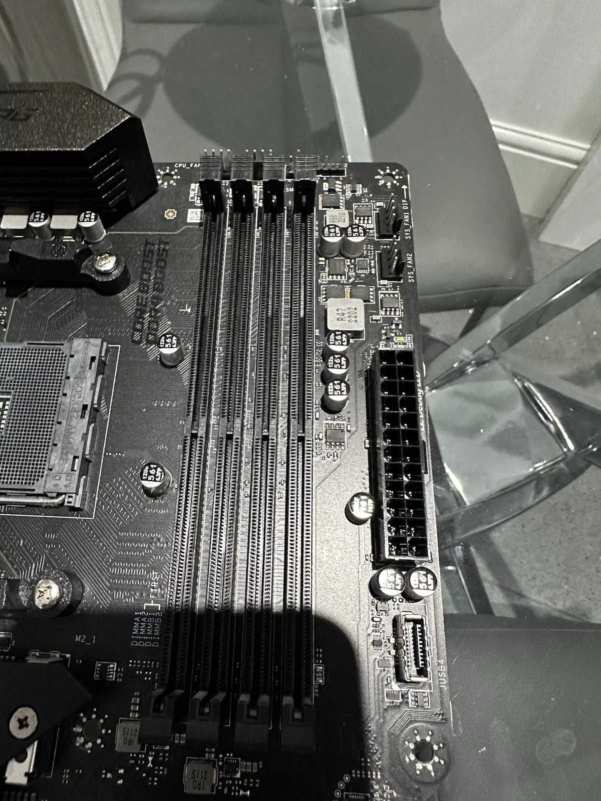 MSI MPG B550 GAMING PLUS +  Ryzen 5 5600G (4.4GHz), 65W, AM4