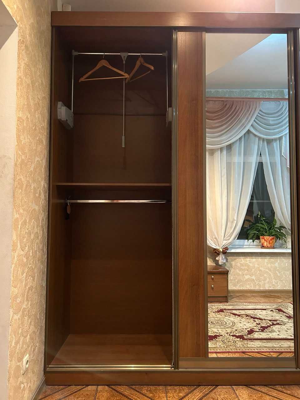 Продам шкаф в прихожую