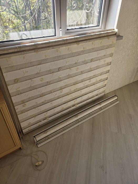 Жалюзи в хорошем состоянии,  2 шт