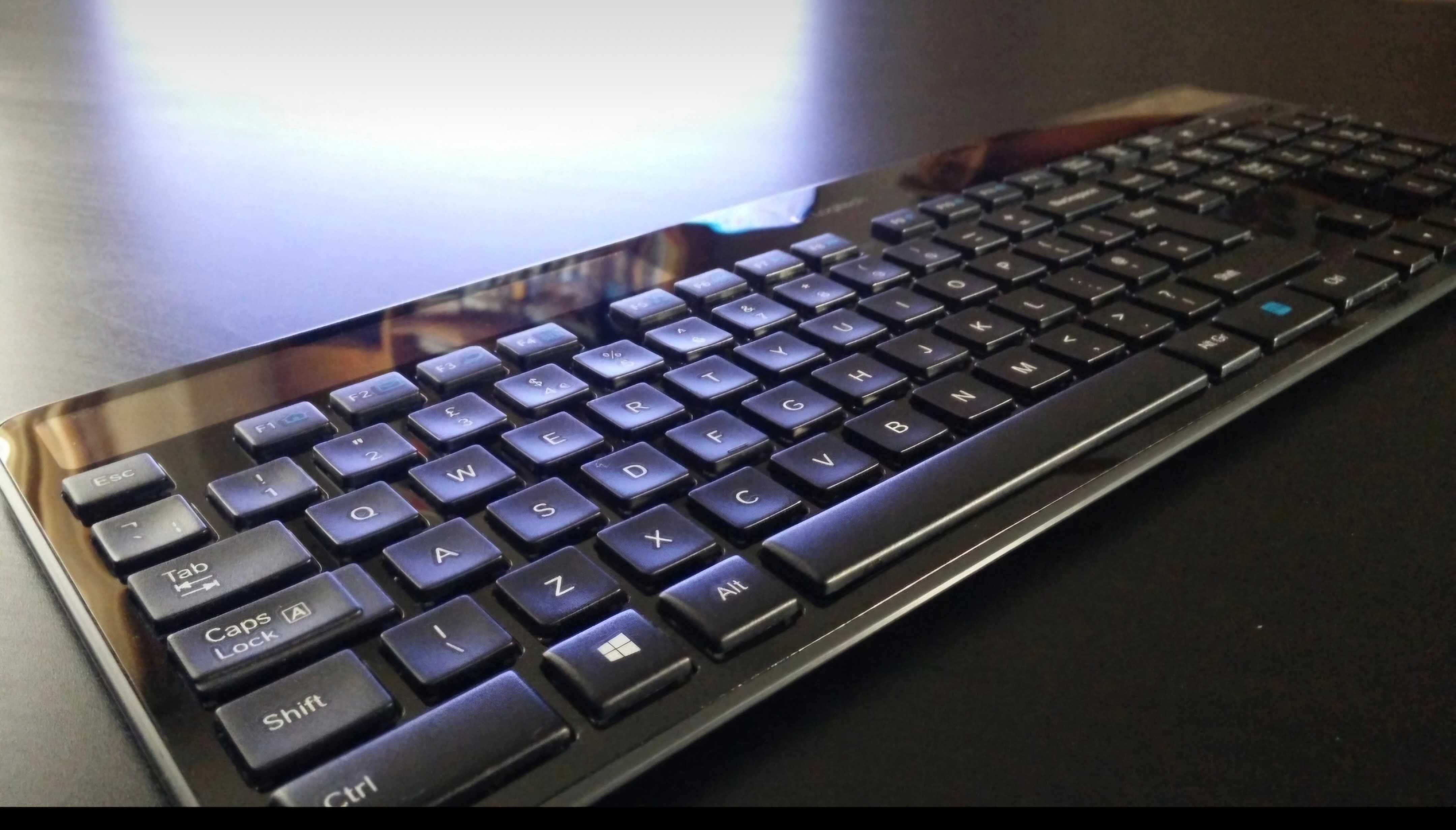 Wireless Solar Keyboard K750