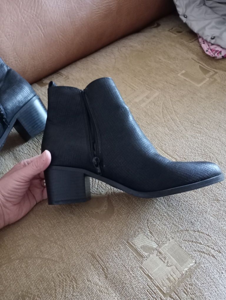 Vând botine damă