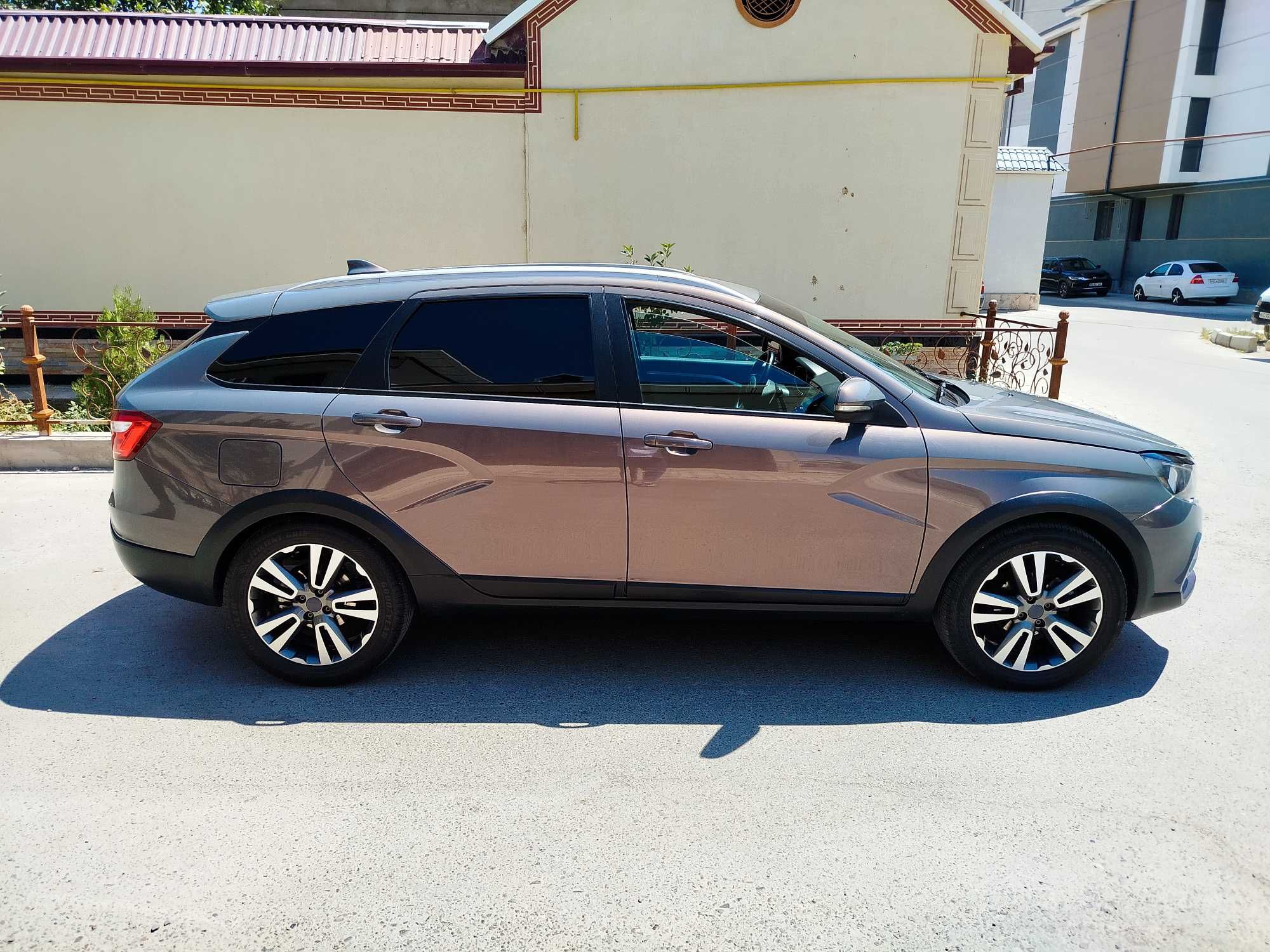 Лада Веста кросс св 1.8