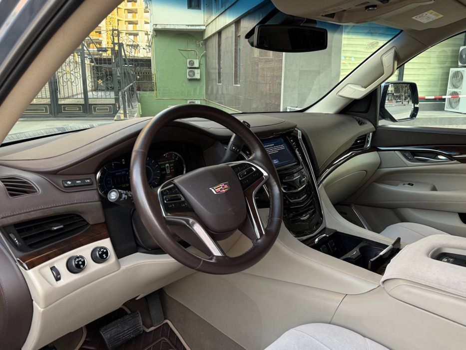 Cadillac Escalade Long