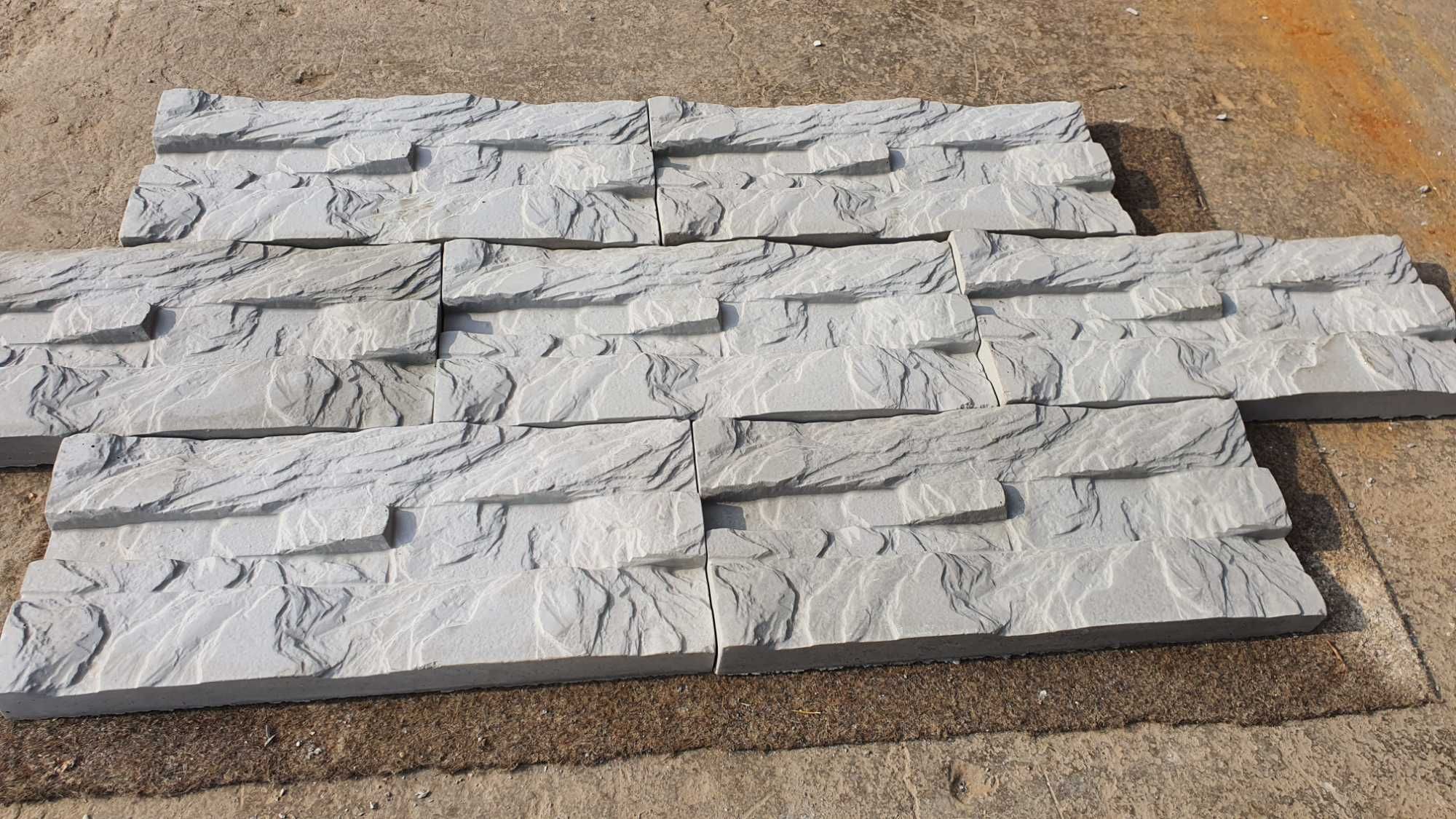 Piatra decorativa - model caramida  din beton diverse dimensiuni