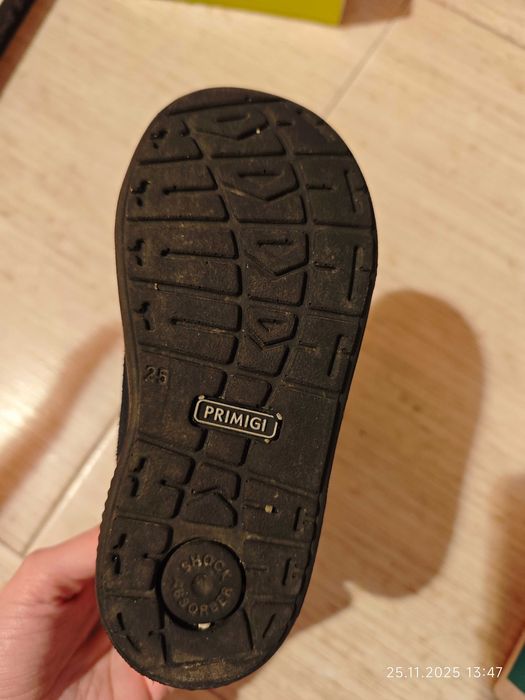 Боти за момче 25 номер