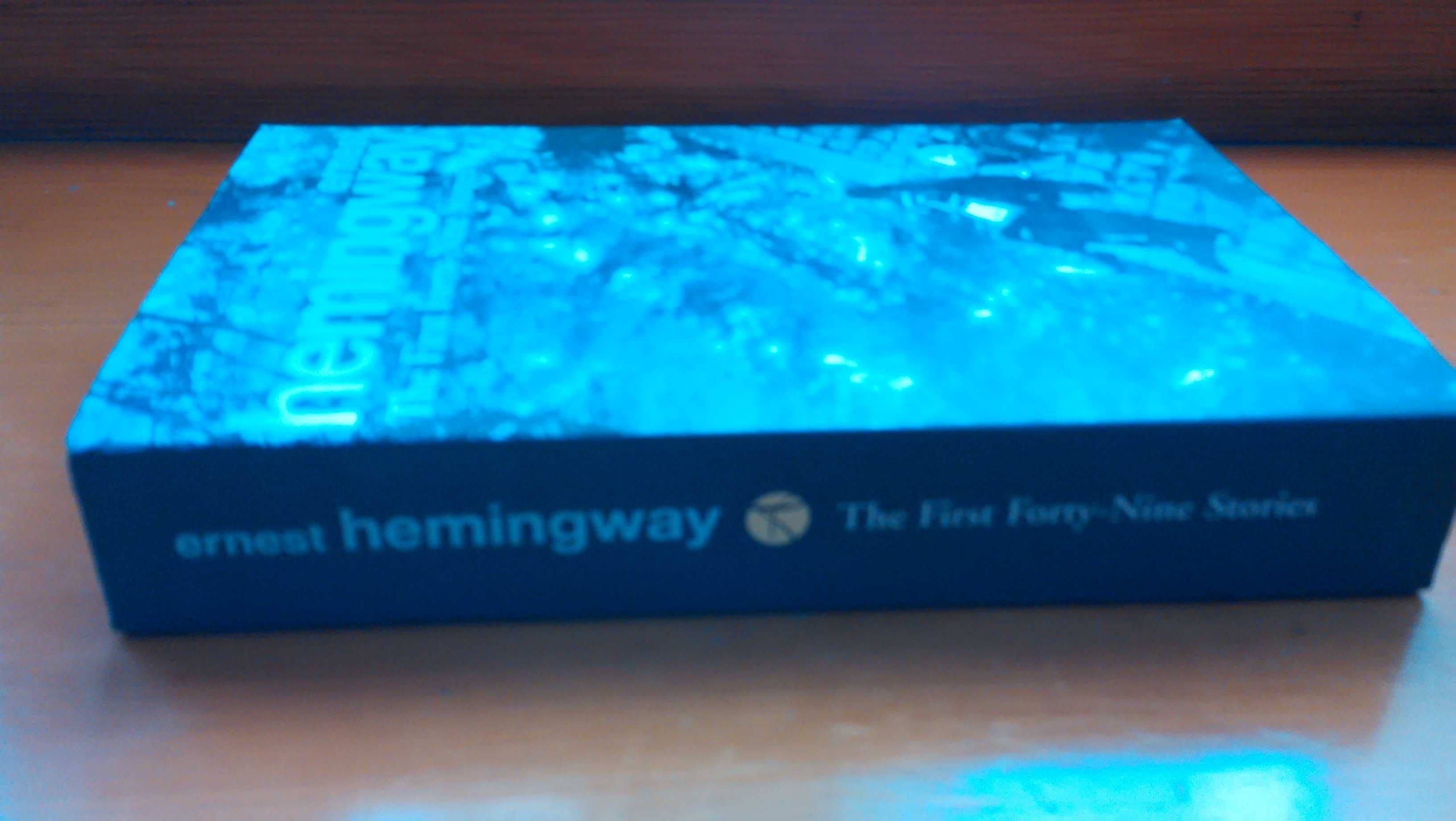 carte 'The First Forty-Nine Stories', de Ernest Hemingway (in engleza)