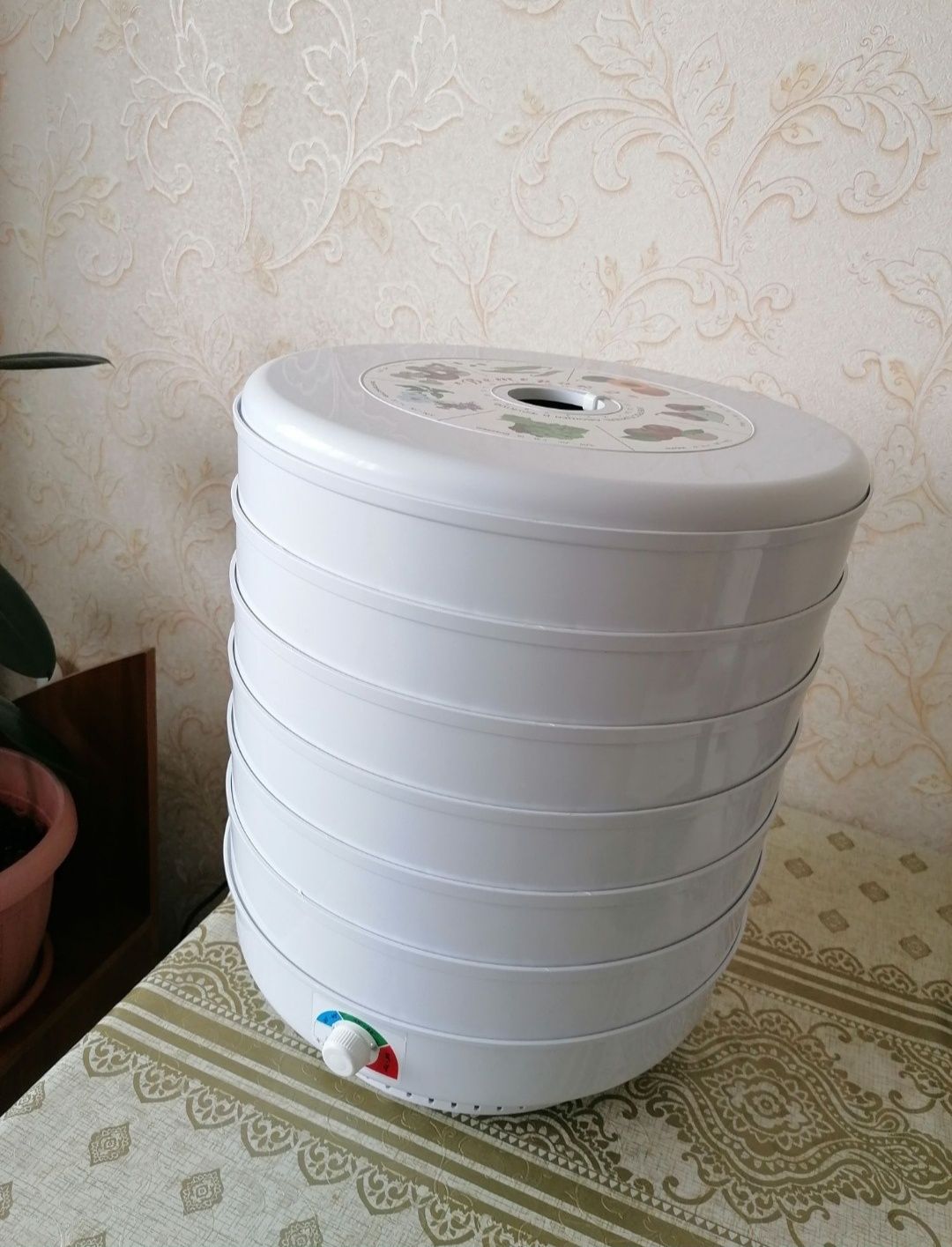 Продаю электросушилку для овощей и фруктов