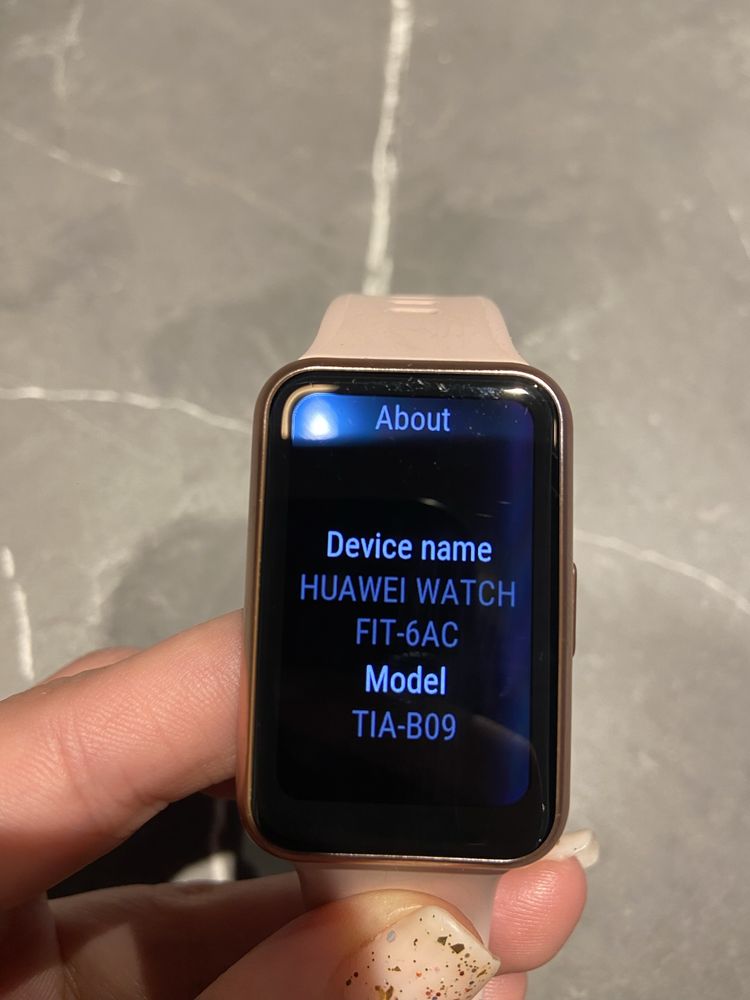 Смартчасовник Huawei Watch Fit