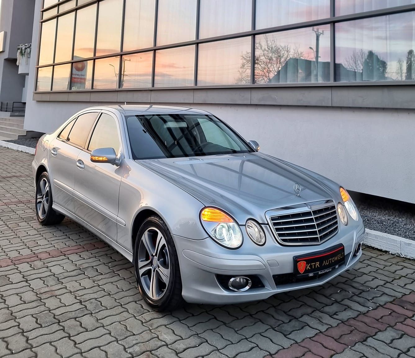 Mercedes E-Classe W211 Facelift 2.2Cdi Euro4 Xenon/Tempomat/Comenzi vo