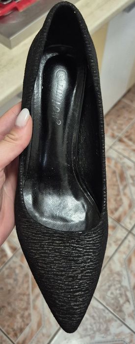 Pantofi stiletto cu toc mediu