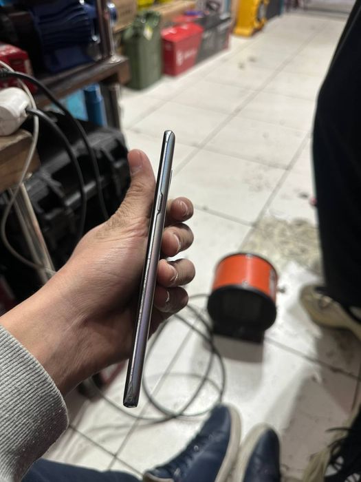 Galaxy s10 5G srocna sotiladi holati yaxshi