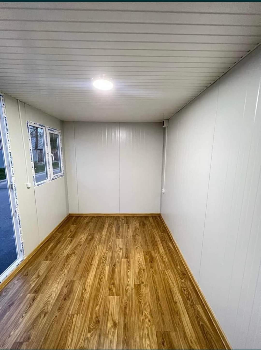 Vând containere modulare