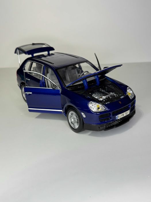 Machetă 1:18 Porsche Cayenne S (Producător Maisto)