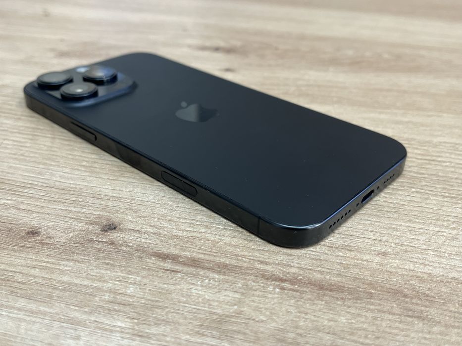 iPhone 16 Pro Max 256GB 20 Цикъла Гаранция