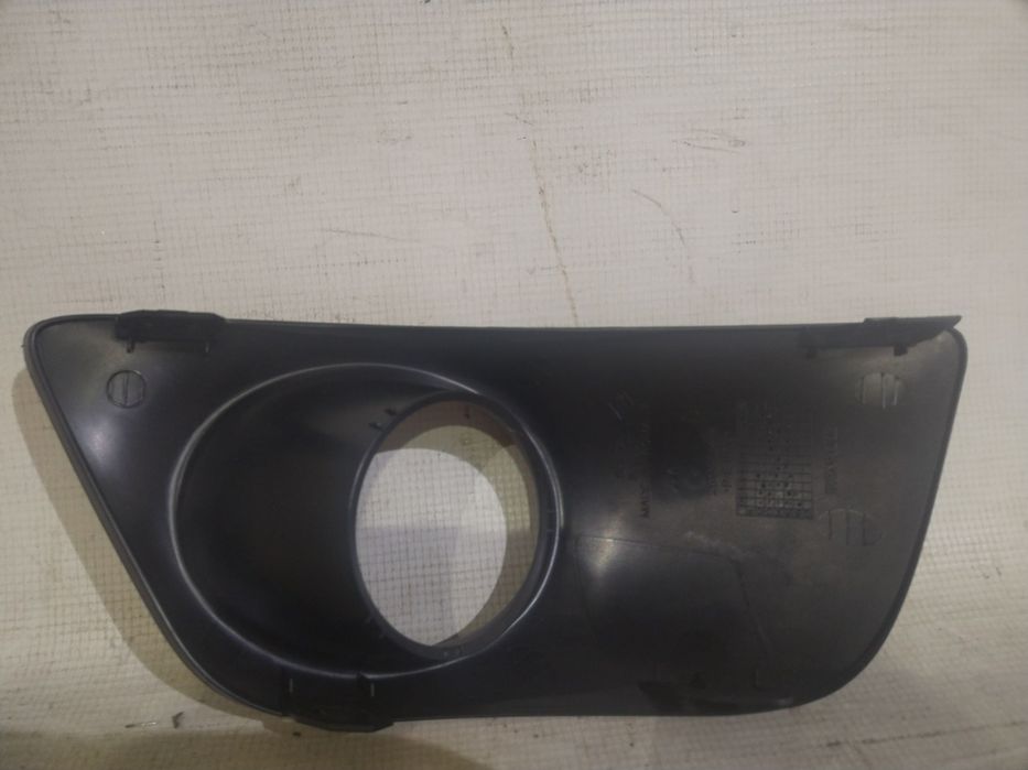 Grila proiector dreapta, Dacia Logan 2, Sandero, 2013, 2014, 2015, 2016, cod origine OE 261A23141R.