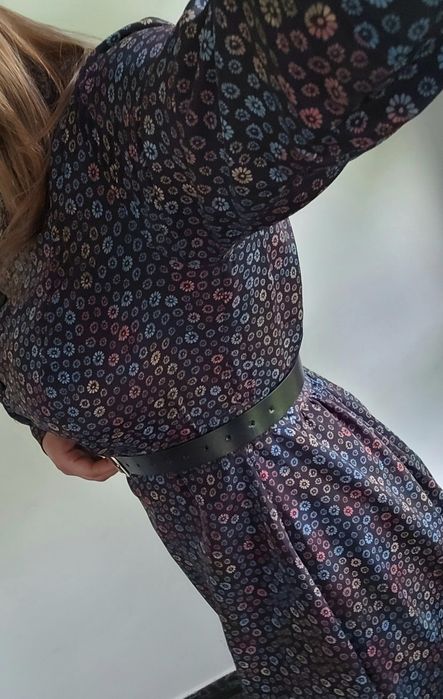 Vând rochie cu flori