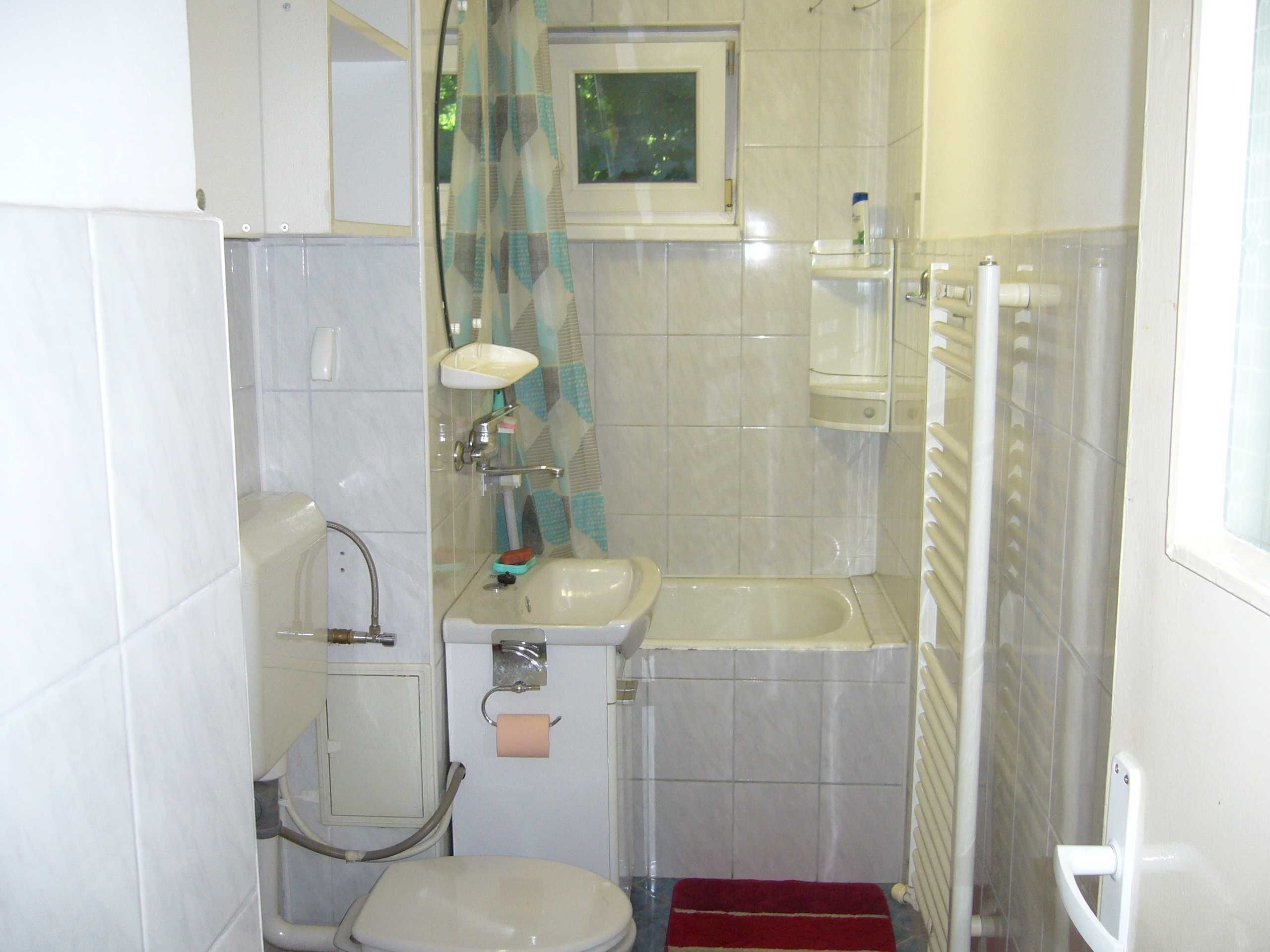 Vand apartament 2 camere,in Damb,str. Parangului, etaj 2.sau schimb