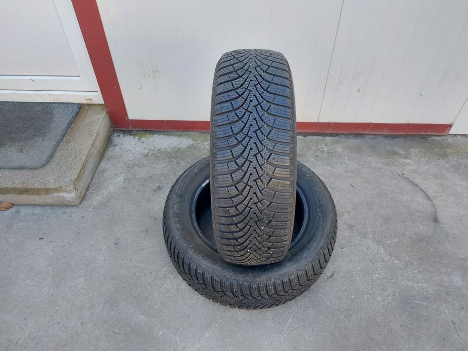 125 lei bucata! Doua anvelope M+S/IARNA 205 60 16 Goodyear ! 7 mm