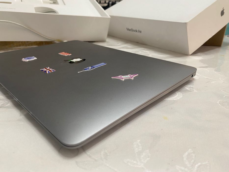 MacBook Air i3 2020