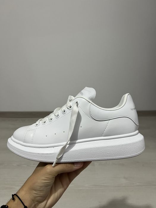 Vand Alexander McQueen