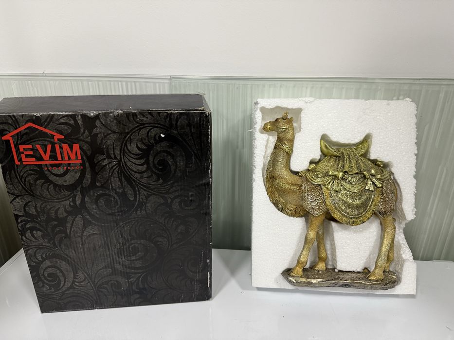 Продается интерьерная статуэтка верблюд, в коробке новая